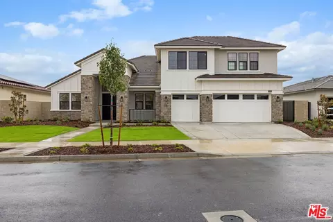 3702 Pathway Ct, Bakersfield, CA 93311