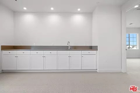 Entry Way - 3702 Pathway Ct, Bakersfield, CA 93311 photo 11 of 13