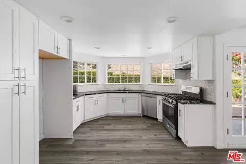 Kitchen - 18657 Kirkcolm Ln, Porter Ranch, CA 91326 photo 1 of 1
