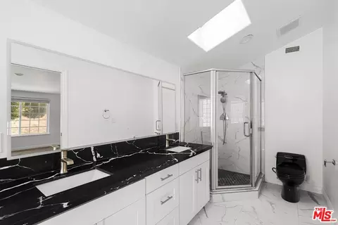 Bath - 18657 Kirkcolm Ln, Porter Ranch, CA 91326 photo 3 of 4