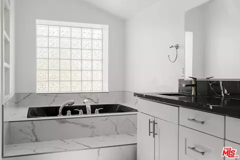 Bath - 18657 Kirkcolm Ln, Porter Ranch, CA 91326 photo 2 of 4