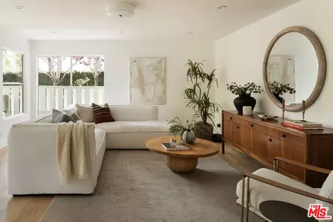 2222 5th St #102, Santa Monica, CA 90405