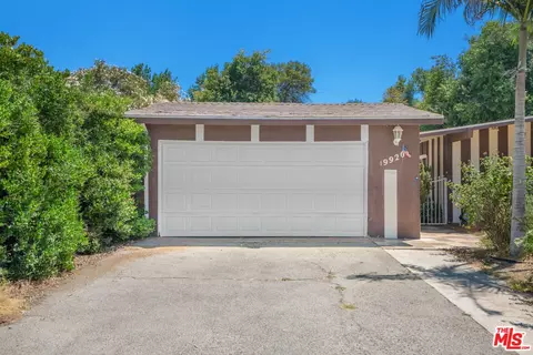 Exterior - 19920 Gresham St, Northridge, CA 91324 photo 2 of 9