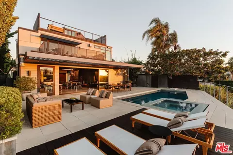 721 Adelaide Pl, Santa Monica, CA 90402