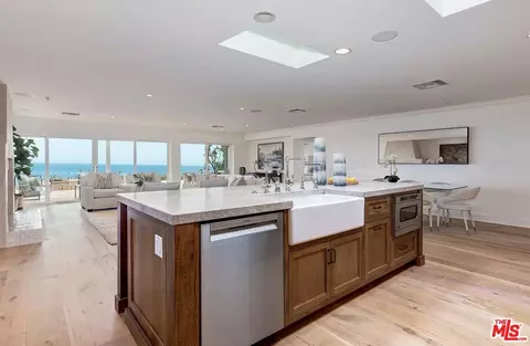 18120 Wakecrest Dr, Malibu, CA 90265 photo 22