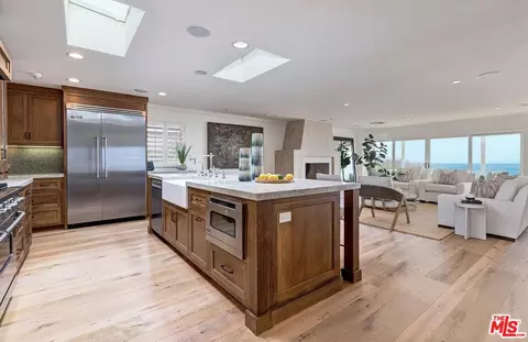 18120 Wakecrest Dr, Malibu, CA 90265 photo 18