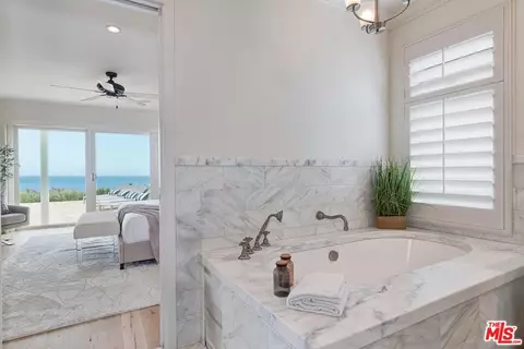 18120 Wakecrest Dr, Malibu, CA 90265 photo 32