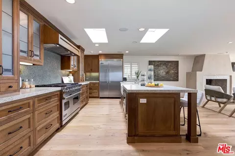18120 Wakecrest Dr, Malibu, CA 90265 photo 19