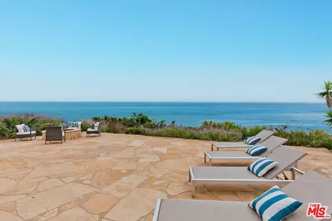 18120 Wakecrest Dr, Malibu, CA 90265