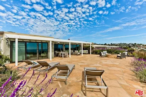 18120 Wakecrest Dr, Malibu, CA 90265 photo 49