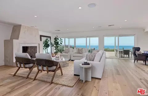 18120 Wakecrest Dr, Malibu, CA 90265 photo 6