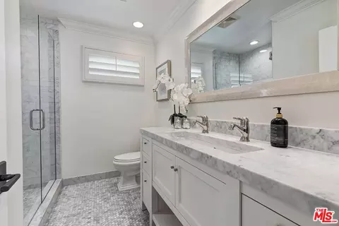 18120 Wakecrest Dr, Malibu, CA 90265 photo 34