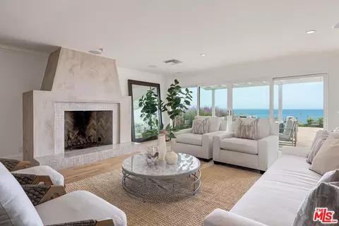 18120 Wakecrest Dr, Malibu, CA 90265 photo 7