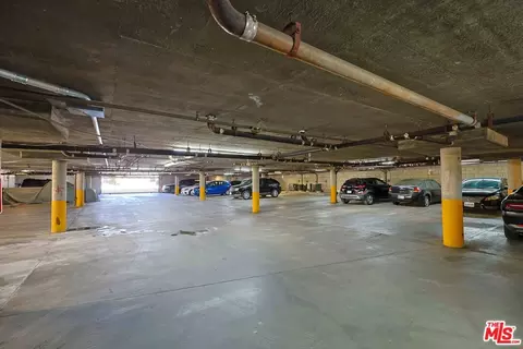 Exterior - 8356 Gardendale St, Paramount, CA 90723 photo 9 of 10