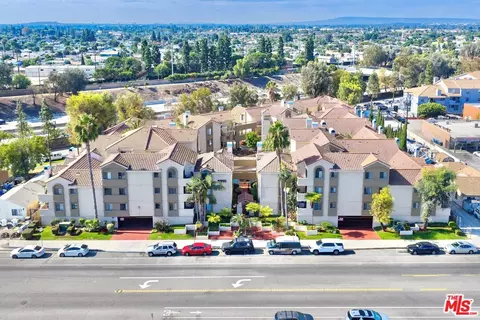 8356 Gardendale St, Paramount, CA 90723