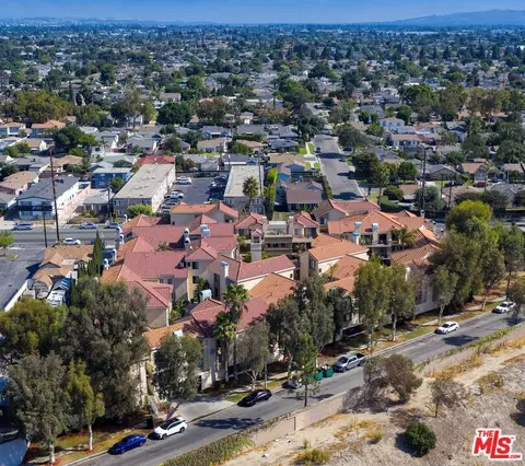 View/Area - 8356 Gardendale St, Paramount, CA 90723 photo 4 of 4