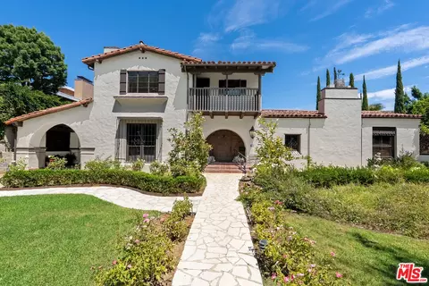 706 N Maple Dr, Beverly Hills, CA 90210