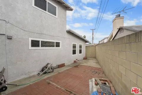 631 E Adomar St, Carson, CA 90745 photo 32