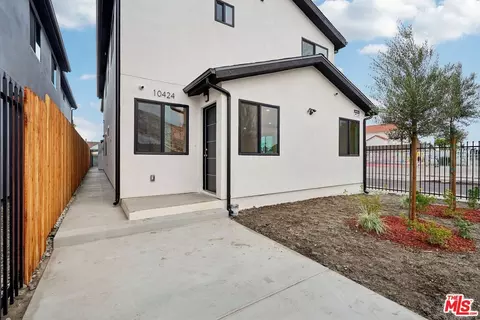 10420 Graham Ave, Los Angeles, CA 90002