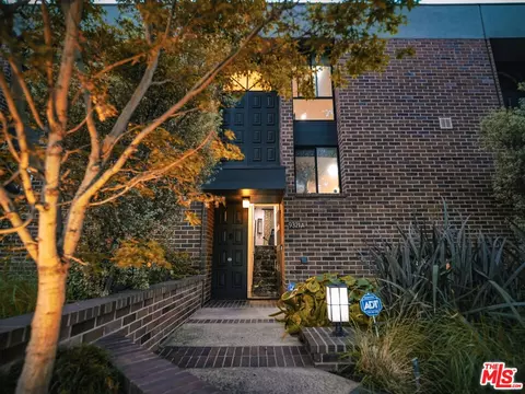 9321 Burton Way #A, Beverly Hills, CA 90210