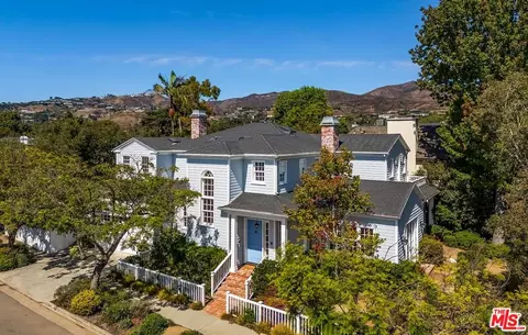 701 El Medio Ave, Pacific Palisades, CA 90272