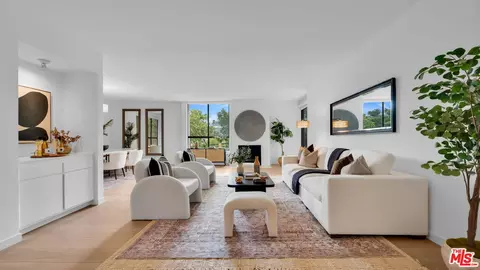 814 Amherst Ave #204, Los Angeles, CA 90049