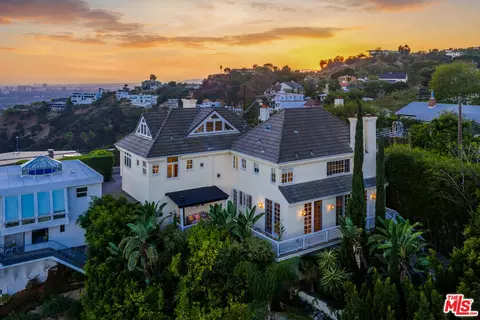 8847 Appian Way, Los Angeles, CA 90046