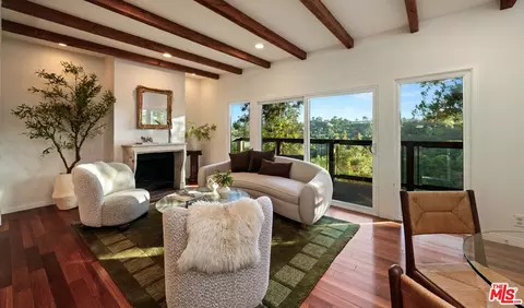 8579 Skyline Dr, Los Angeles, CA 90046
