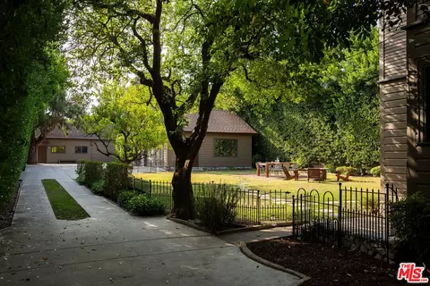 Exterior - 1411 N Los Robles Ave, Pasadena, CA 91104 photo 6 of 13