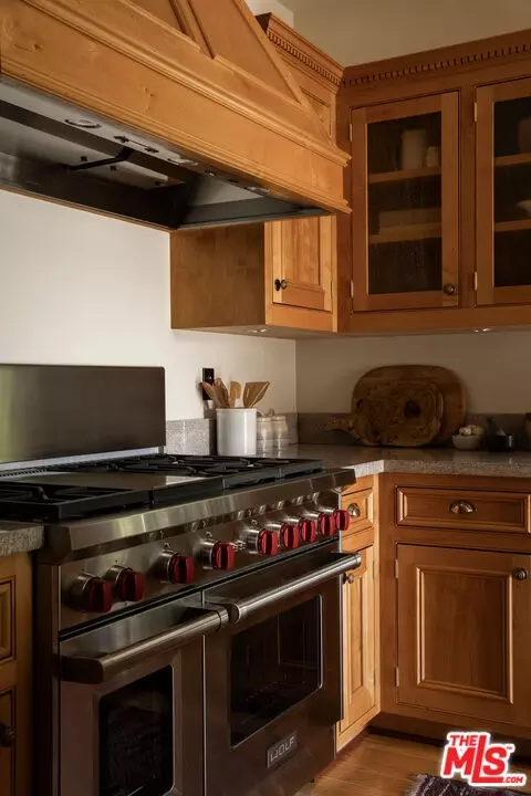 Kitchen - 1411 N Los Robles Ave, Pasadena, CA 91104 photo 2 of 6