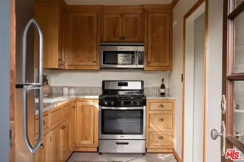 Kitchen - 1411 N Los Robles Ave, Pasadena, CA 91104 photo 6 of 6