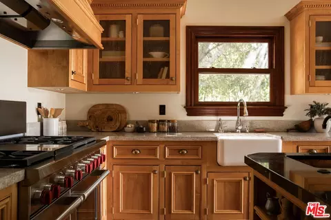 Kitchen - 1411 N Los Robles Ave, Pasadena, CA 91104 photo 1 of 6