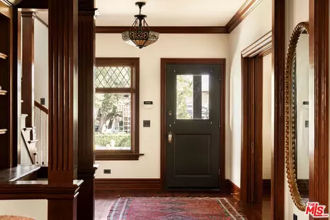 Entry Way - 1411 N Los Robles Ave, Pasadena, CA 91104 photo 3 of 8
