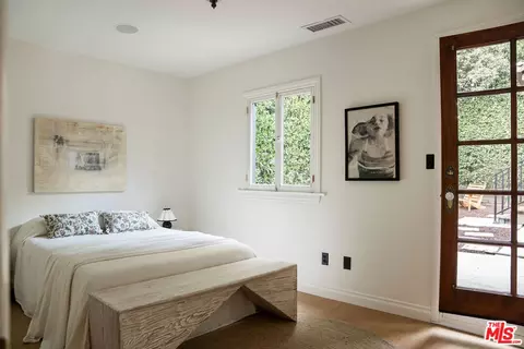 Bedroom - 1411 N Los Robles Ave, Pasadena, CA 91104 photo 10 of 11