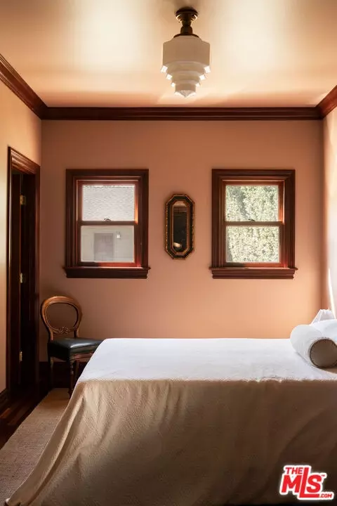 Bedroom - 1411 N Los Robles Ave, Pasadena, CA 91104 photo 1 of 11