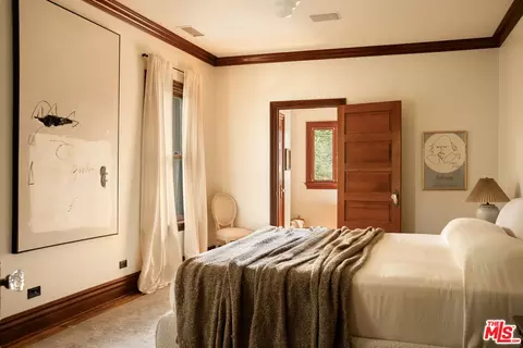 Bedroom - 1411 N Los Robles Ave, Pasadena, CA 91104 photo 4 of 11