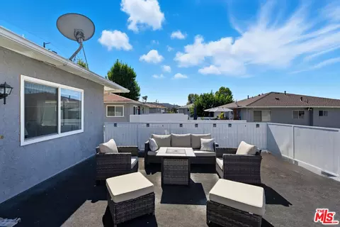 28016 Robin Ave, Saugus, CA 91350 photo 20