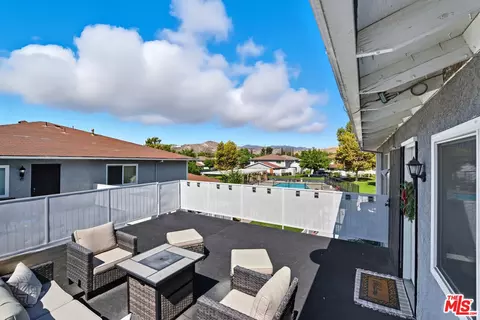 28016 Robin Ave, Saugus, CA 91350 photo 24