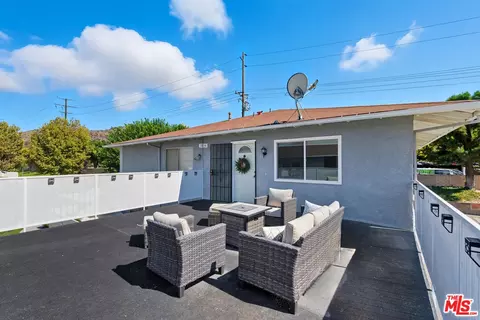 28016 Robin Ave, Saugus, CA 91350 photo 22