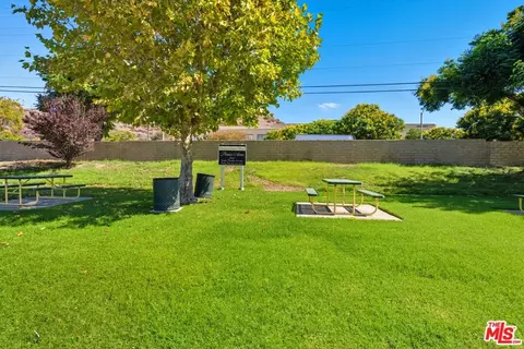 28016 Robin Ave, Saugus, CA 91350 photo 34