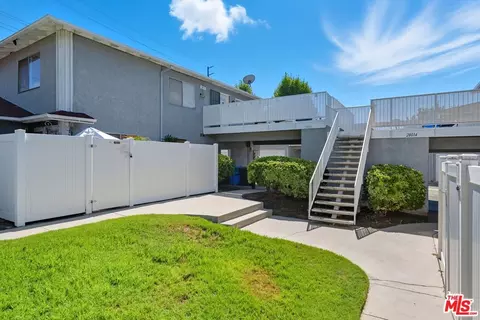 28016 Robin Ave, Saugus, CA 91350 photo 32