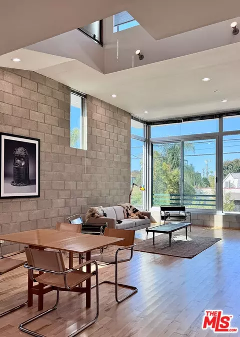 717 N Highland Ave #27, Los Angeles, CA 90038