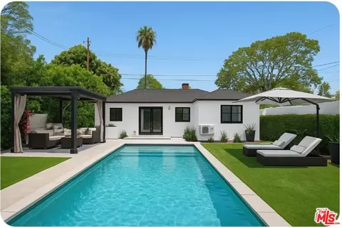 2049 N Screenland Dr, Burbank, CA 91505