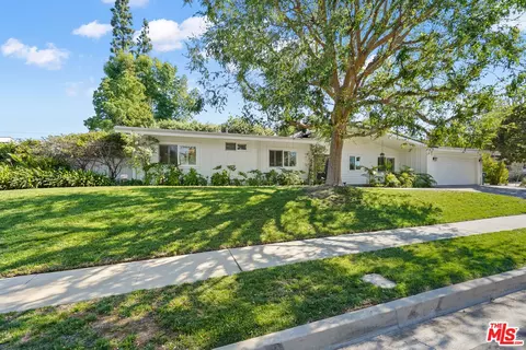 23742 Kivik St, Woodland Hills, CA 91367