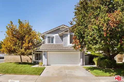 28051 Devon Ln, Saugus, CA 91350 photo 3