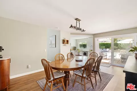 28051 Devon Ln, Saugus, CA 91350 photo 11