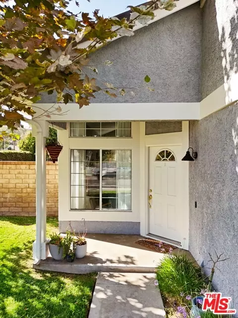 28051 Devon Ln, Saugus, CA 91350 photo 4