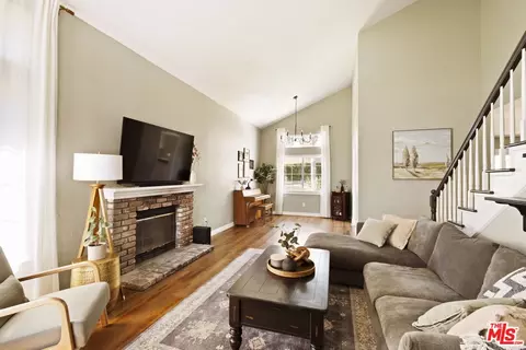 28051 Devon Ln, Saugus, CA 91350 photo 8