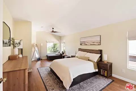 28051 Devon Ln, Saugus, CA 91350 photo 21