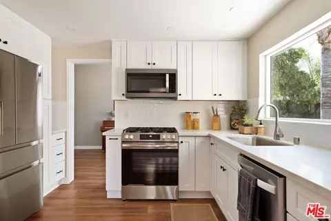 28051 Devon Ln, Saugus, CA 91350 photo 17